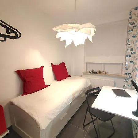 Cosy And Modern 2 Bedrooms Flat With Marina View Apartman *